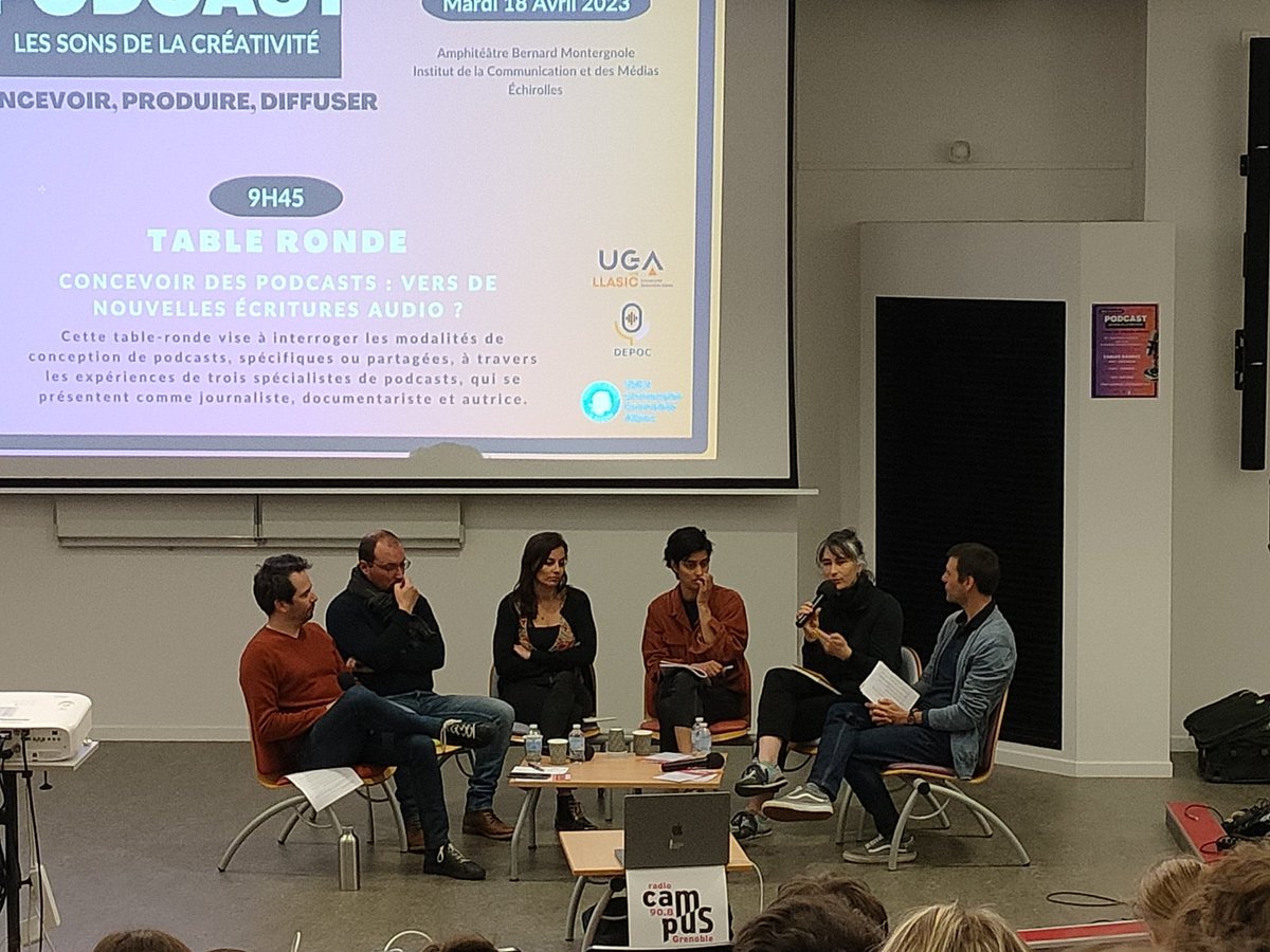 elliotalfred_lm's tweet photo. Super table ronde sur les podcasts avec des professionnels de ✨qualité✨ 

#DEPOC #lesonsdelacréativité #radio #podcast #university https://t.co/BYRg74A6A9