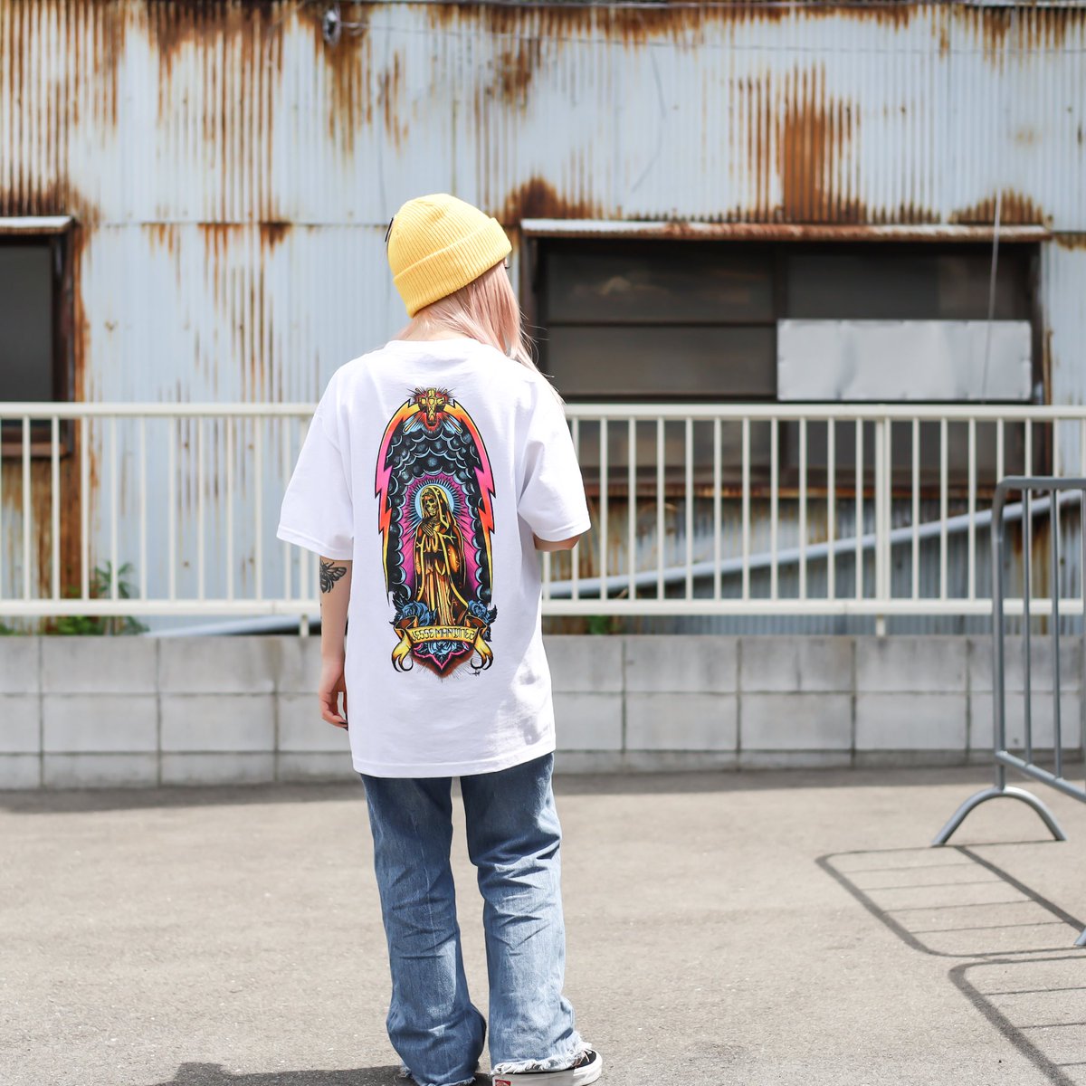 Feelin_osaka's tweet photo. 【DOGTOWN】JESSE MARTINEZ GUADALUPE HANDSHAKE TEE (WHITE) Mサイズ
https://t.co/UB6oOqrju7
レジェンドスケーター #JesseMartinez モデルのS/S TEE。
WHITEとボディとプリントが相まって春夏にぴったりなカラーリング。
早くも残りMサイズのみ!気になっている方はお早めに。
#dogtown #feelin https://t.co/YxOTDFZvFW