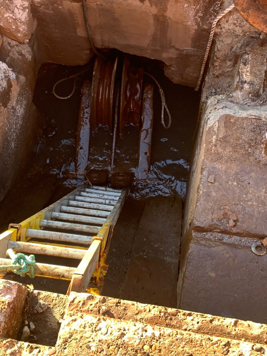 KaymacMarine's tweet photo. Seaham Lock gates are back up and running! Inspections identified the South gates chain sheaves were severely damaged and eroded. The repair method involved the removal of the old sheave, installing new ones, and then re-attaching the pull chains to the lock gates. #lockgates https://t.co/w7ifmGVf3P