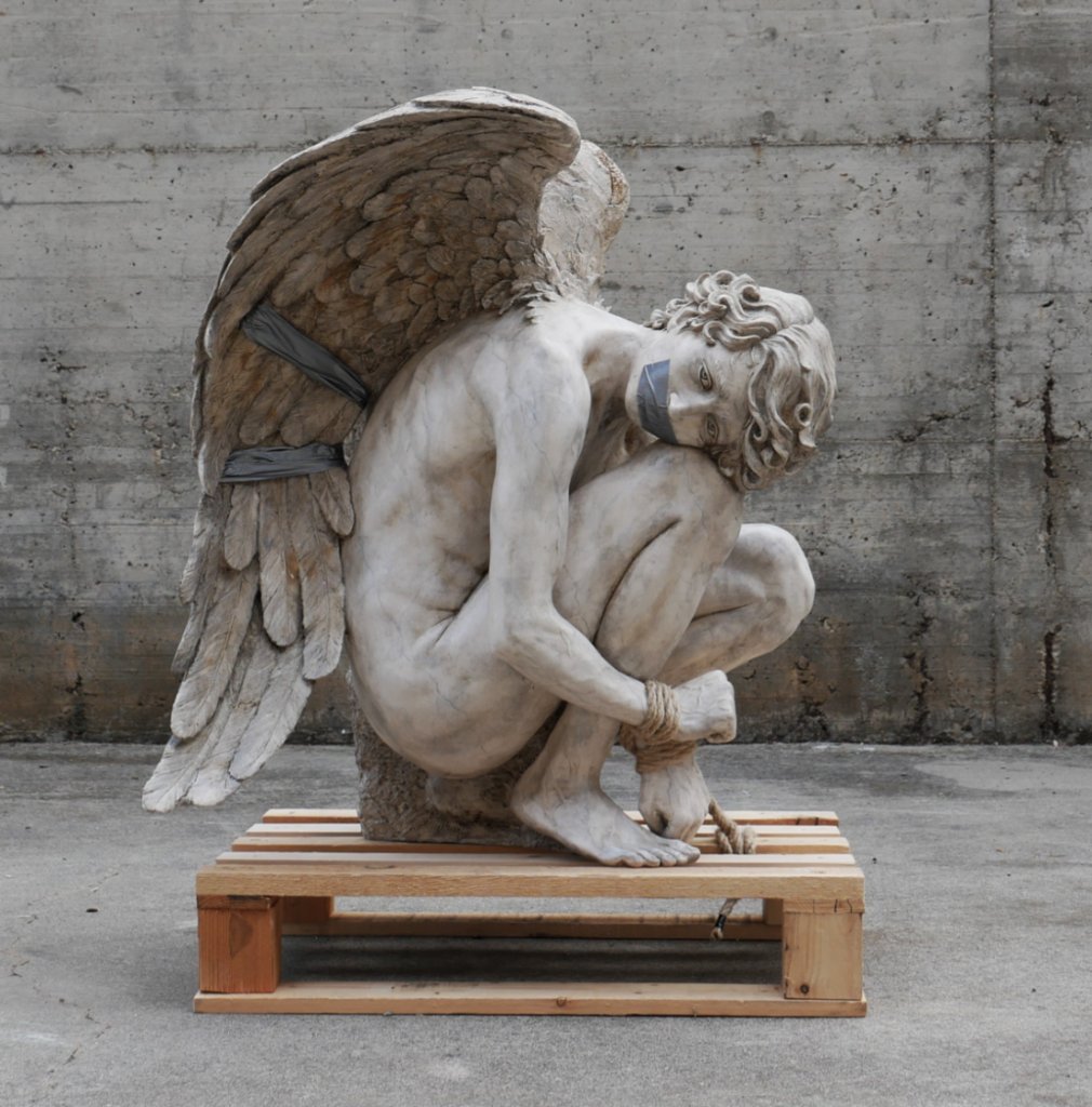 MorganElMago's tweet photo. #DanieleAccossato siempre me
hace reflexionar sobre el transporte
del arte, esa triste realidad de
transformación de bienes,
servicios, ideas y personas en
objetos de comercio
estandarizados. #YaSabes...
toda esa parafernalia del ser
humano con el sentido de la belleza
estética. https://t.co/5dTS2XFzRm