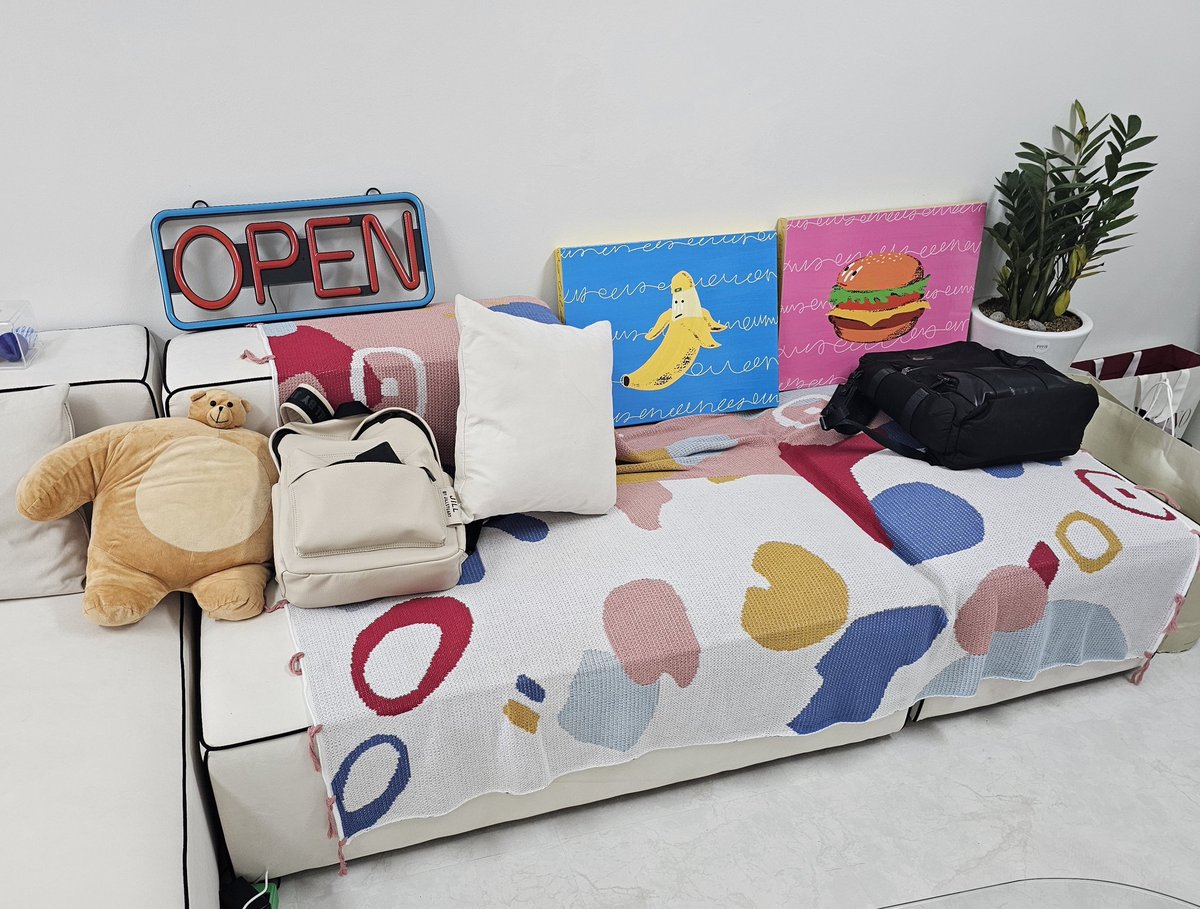 @DADAZOfficial 다다즈 작업실에 다녀왔습니다! 며칠 전 다다즈 팸이 되신 <a href="/keyman_kim/">key-man.eth</a> 선배와 동행했어요. 저는 오는 29일 개인전 추첨을 노리고 있습니다💪