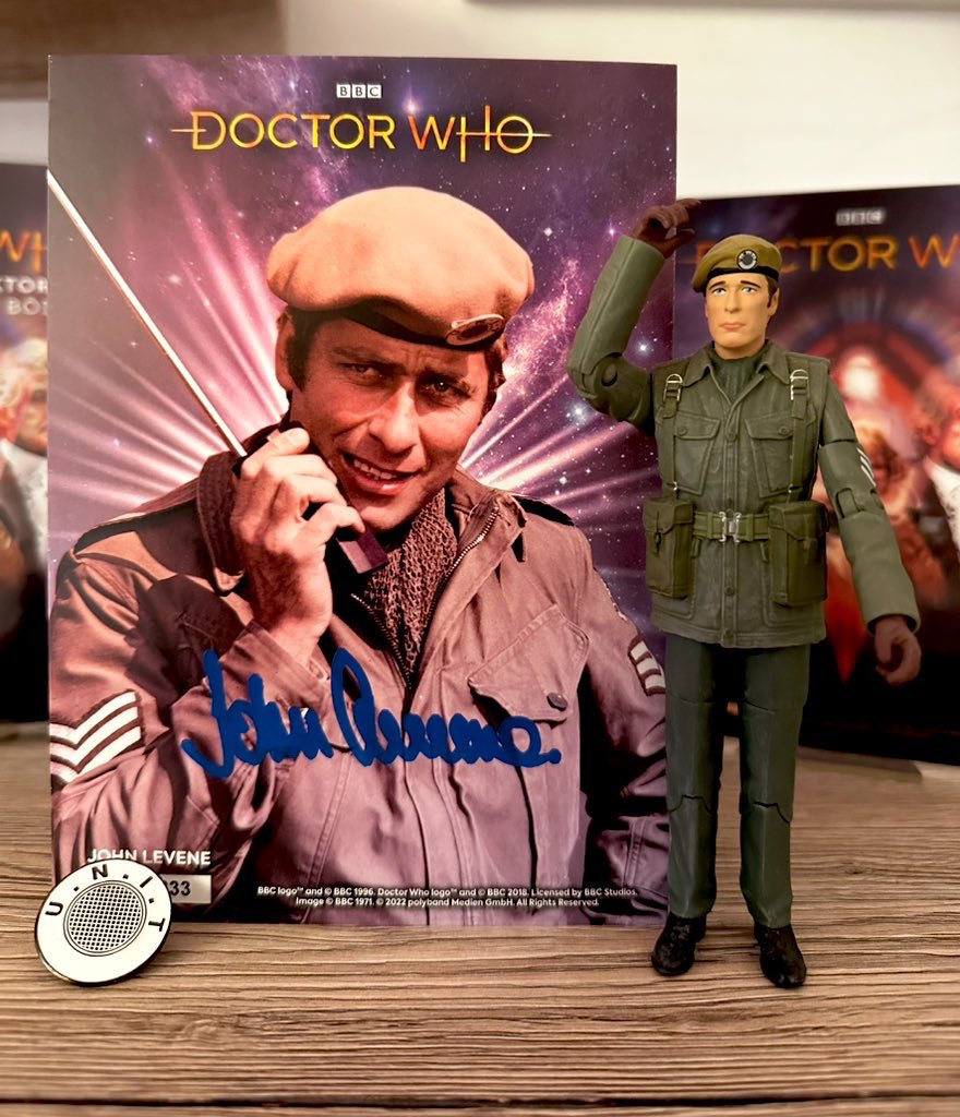 KateStewart65's tweet image. Yesterday was the day. The mind of evil has been published in Germany! I’m so excited! #doctorwho #unit #jogrant #themaster #thebrigadier #benton

INFO: The figures , the crystal and the pin are not part of this set!!!!