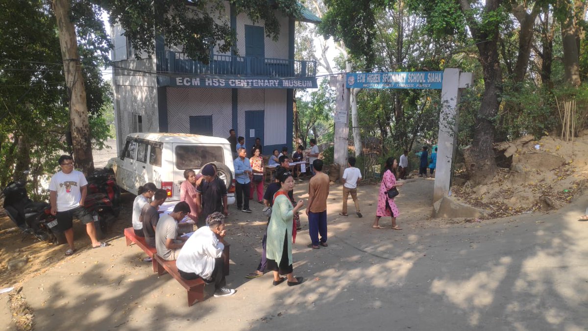 #UpholdingDemocracy #EveryVoteMatters
Voting in the General Election to 99 Village Councils in Siaha District has began peacefully at 7:00 am this morning and continuing smoothly. Wishing all the #Voters, officials on duty and #MizoramPolice personnel all the best on this polling