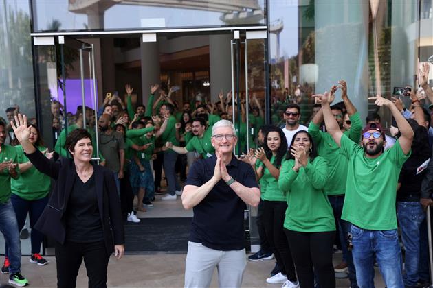 Big news for Apple fans in India! The tech giant's first retail store in India is now open, with CEO Tim Cook himself on hand for the grand opening. Will you be paying a visit to the new store? #Apple #India #TimCook #retail #tech