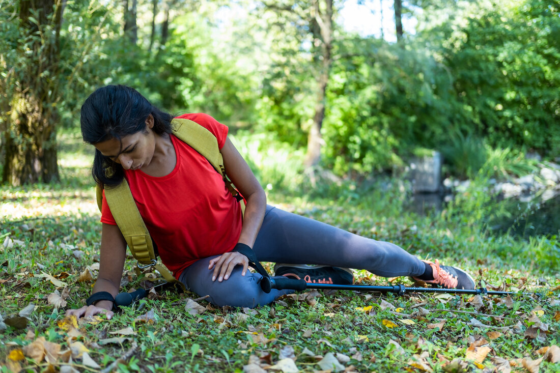👟 Laufen bis zum Umfallen: Beim #Joggen, #Wandern und #Spazieren verunfallen rund 40 000 Menschen pro Jahr, 70 Prozent davon durch Stolpern oder Stürzen. Dies entspricht ungefähr der Einwohnerzahl von Neuenburg. Mehr dazu:to.suva.ch/3ooP9EA