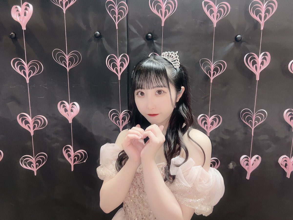 NEO_Zsakura's tweet photo. 私の大好きが詰まった装飾！！！

たくさんの時間を使って準備してくれたのが伝わって本当に涙止まらない、、大感謝

一生大切にするねー！！ありがとうー！！ https://t.co/ru23l44jyi