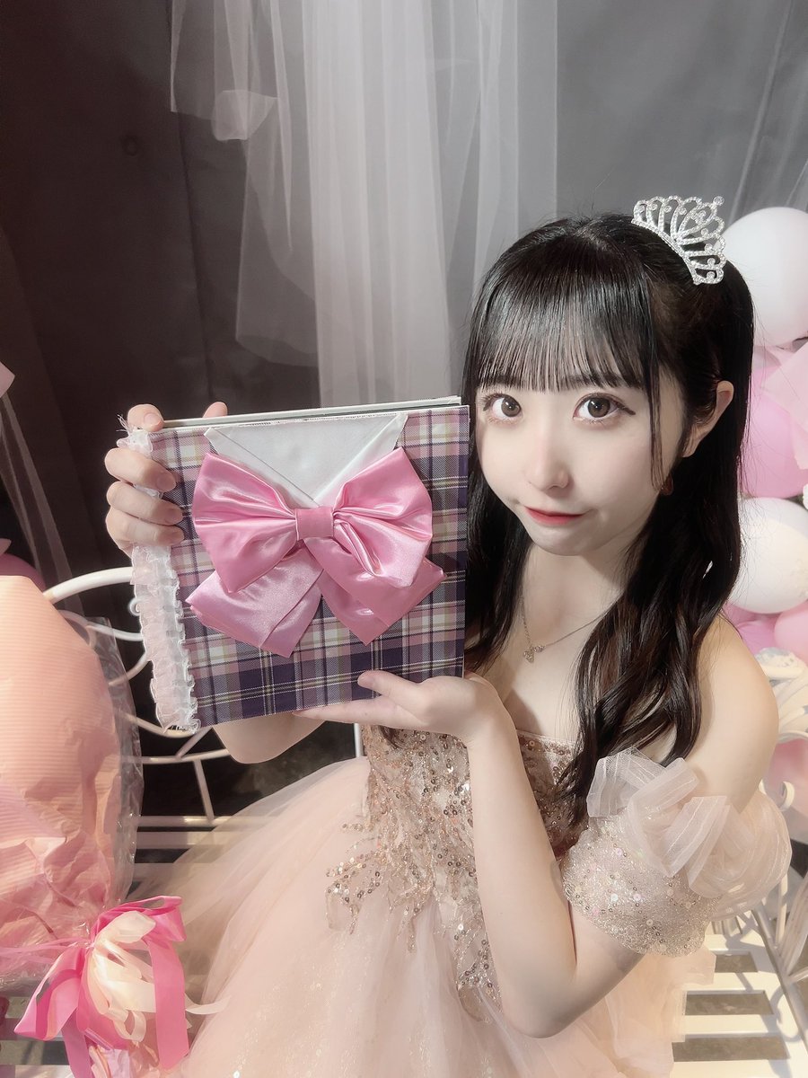 NEO_Zsakura's tweet photo. 私の大好きが詰まった装飾！！！

たくさんの時間を使って準備してくれたのが伝わって本当に涙止まらない、、大感謝

一生大切にするねー！！ありがとうー！！ https://t.co/ru23l44jyi