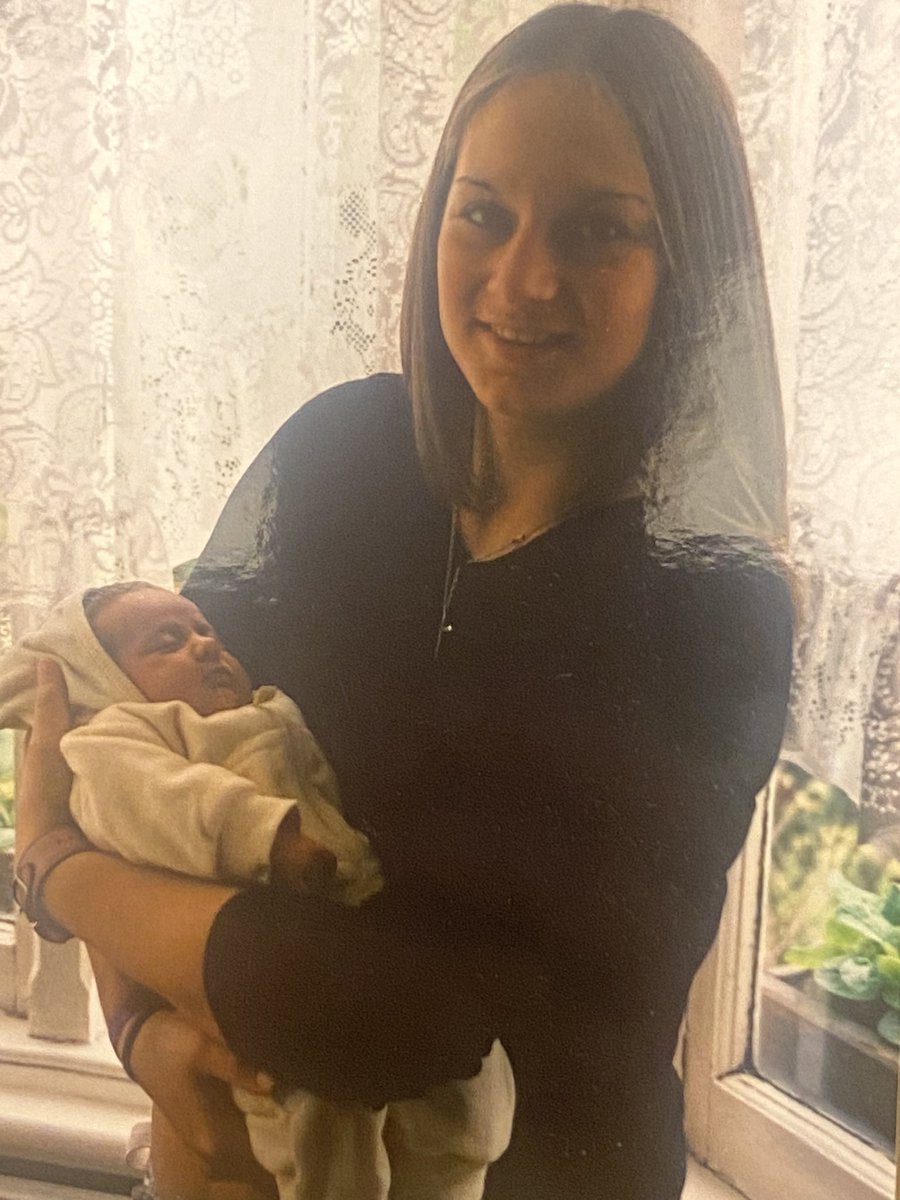 its_only_me28's tweet image. To the teenage single mums worrying every second about how you’re going to make it through, and having society tell you constantly you’ve messed up…

I was you, but today my baby turns 18 years old and I just wanna say, it’ll all be alright 💖

#Teenmum #singlemum #teenparent