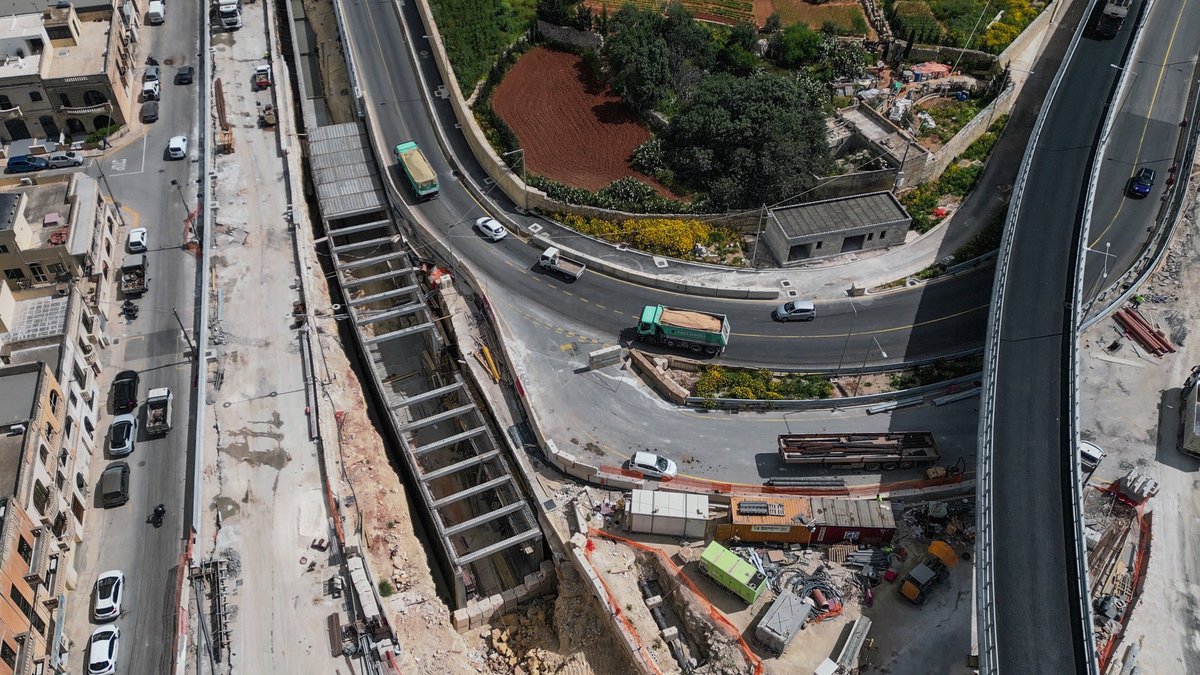 InfraMalta's tweet photo. 📸 The final predalles slabs and walls of the new #LuqaJunctionProject underpass being put in place. https://t.co/hdREeqAo0n