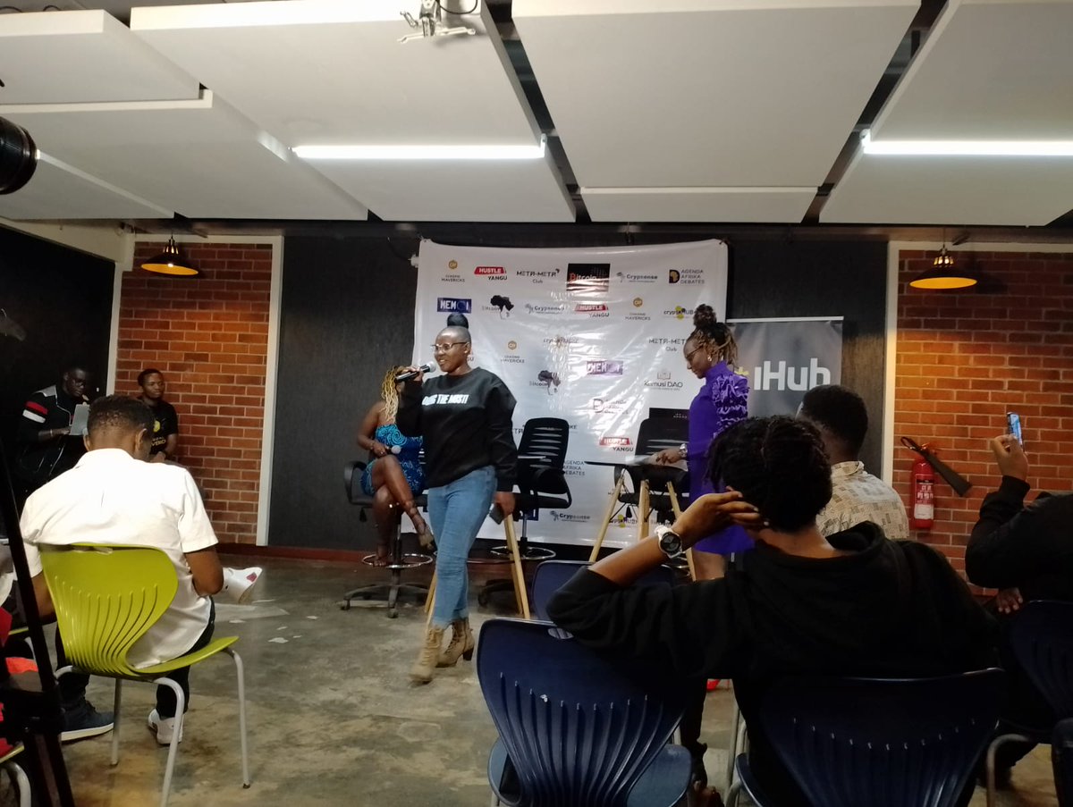 kotanipay's tweet image. #BitcoinDebate2023 📸

The ultimate debate between Altist vs Marxists was on as the two teams went head-on to debate whether #Bitcoin was the only true cryptocurrency.

The event organized by @MavericksLt brought the Kenya Web3 ecosystem together.
