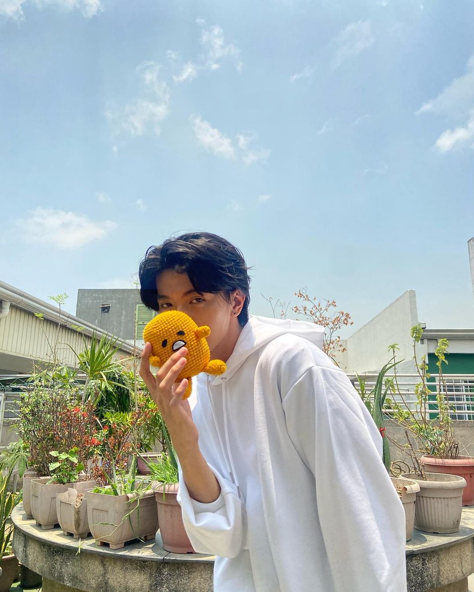 trickfortreats_'s tweet photo. [041823] Trick's Instagram Post

Perfect pair :))

(Use your headphones to listen 🎧😛)
#TrickSantos • @Trick__s https://t.co/vSs0JiIzDl
