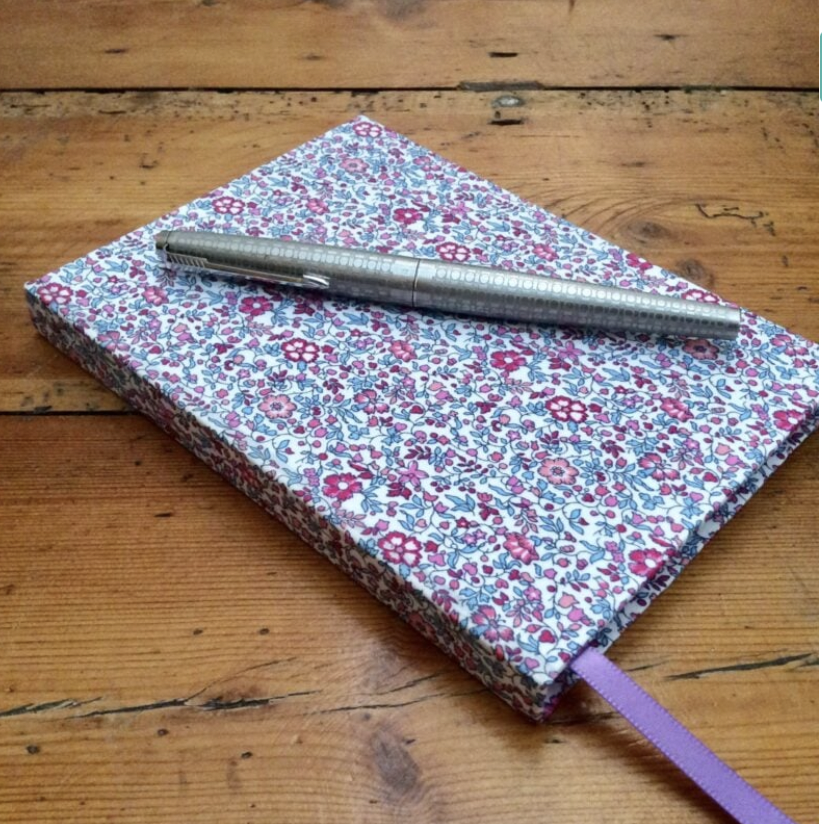 ooakgifts's tweet photo. Very pretty little notebook as a treat for every day. #handmadenotebook #tbch #libertyprint
@craftednotebook
Small A6 Handmade Notebook in a Ditsy Floral Liberty Print https://t.co/tZY8HW4Ygv https://t.co/xXfnCt8YqL