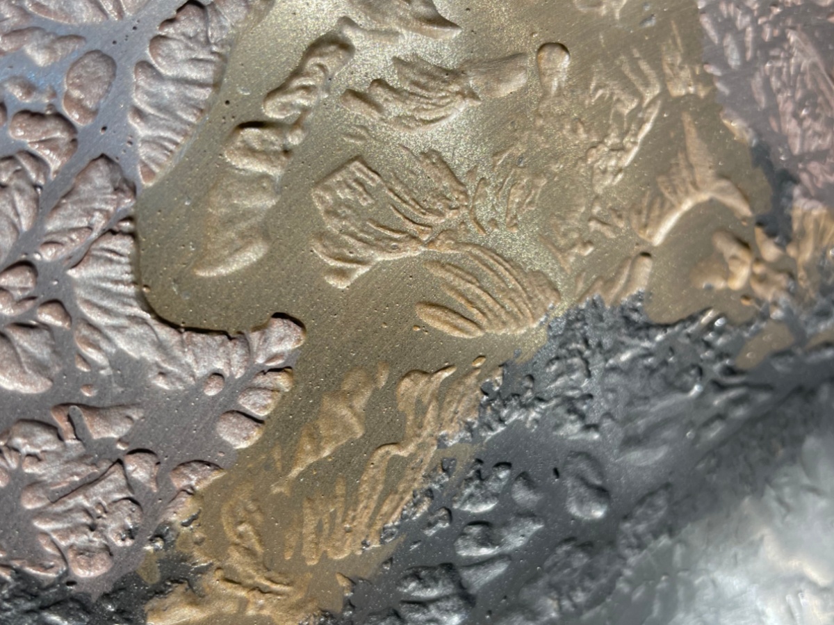 Liqmet's tweet photo. What do you think about the colour combination?
It's possible with LIQMET to apply many metals you want in one go. If you would like advice, please contact us. 

#interiordesign #liquidmetals #LIQMET https://t.co/gJCiHGf0rx
