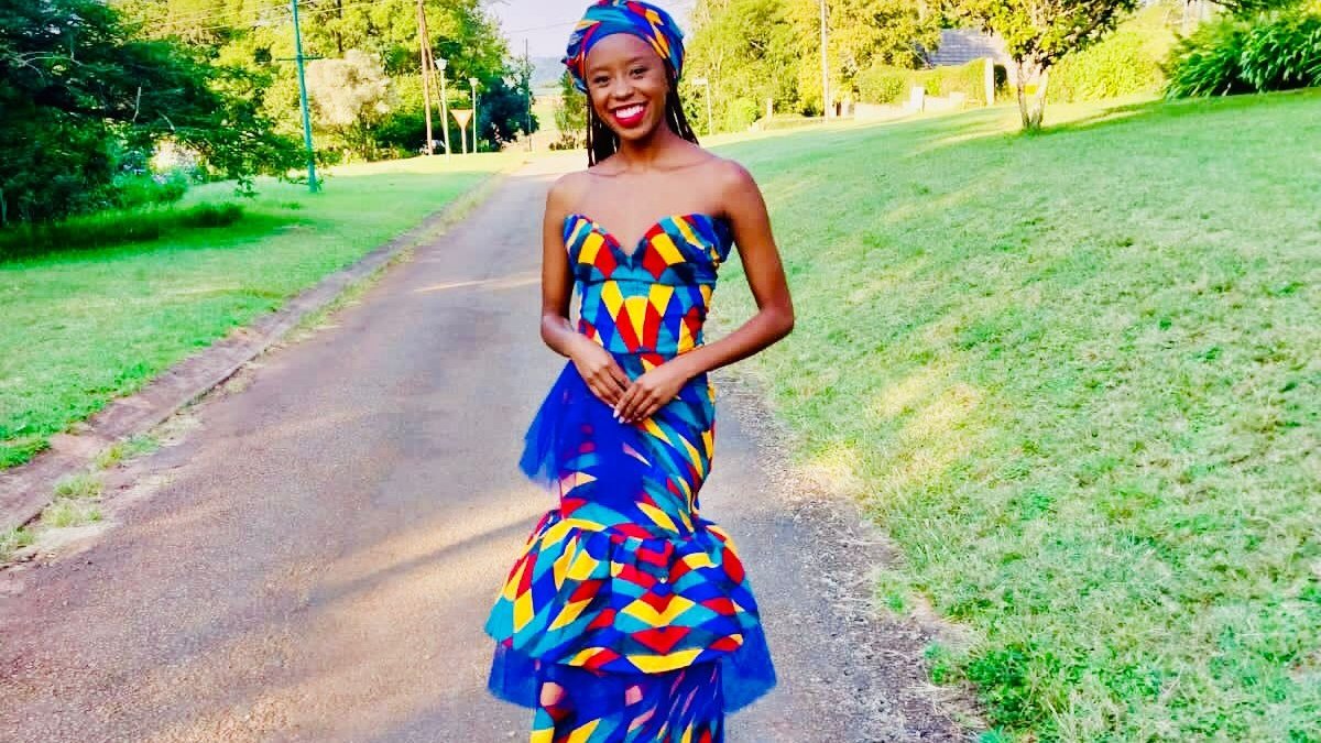 This week #TenacityMagazine caught up with Tshegofatso Nkoana, founder and owner of Saarthie’s Boutique based in Haenertsburg, Limpopo. 

She is a self-taught fashion designer. We learn about her career, business and challenges along the way.

READ MORE:tenacity-mag.co.za/meet-tshegofat…