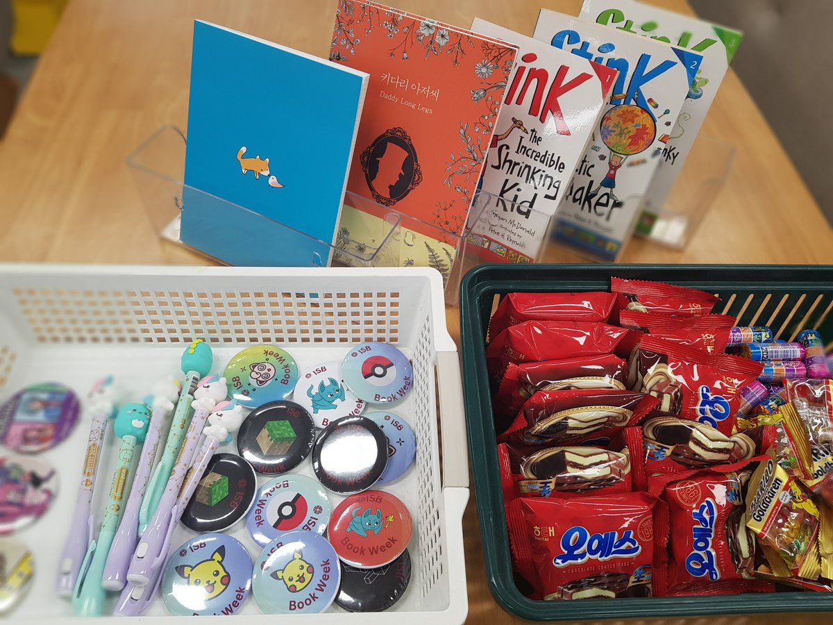 Ygysbers's tweet photo. π Day 2 of #BookWeek π was a hit with students voting for the #MorningCalmMedal π³οΈ. They enjoyed rolling the roulette π and being part of the decision-making process. The atmosphere was electric and exciting, making it a memorable day π. #ISBLearning #PYPLibrary https://t.co/jfABWIgxyb