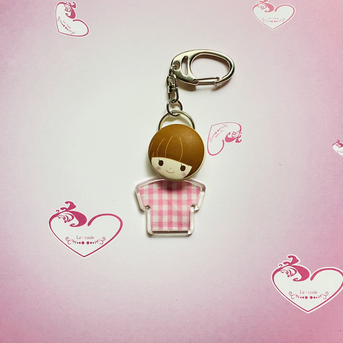 lecoule003's tweet photo. 今日は発明の日😊💖😊
キーホルダーやチャームに
ボタンは使えないって思ってました…
発明ではなく発想の日😅
くるみボタンを使って
キーホルダーにしました🌈
#発明の日 #発想の日 #キーホルダー
#minne #handmade
#lecoule001
#lecoule003 #lecoule #accessories
#buttton #くるみボタン#creema https://t.co/riB826J9EP