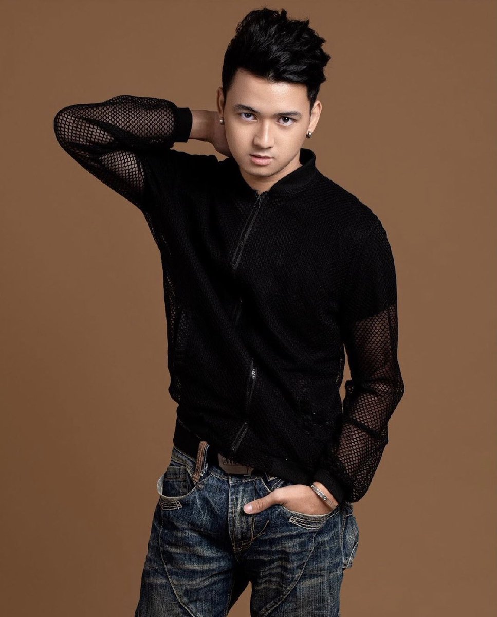 Why naman so pogi, Cj? 😫🧡

We are loving this dashing look of CJ Salonga from his photoshoot 💯📸

Check out his new post here: instagram.com/p/CrIftsFv7N7/…

#CJSalonga