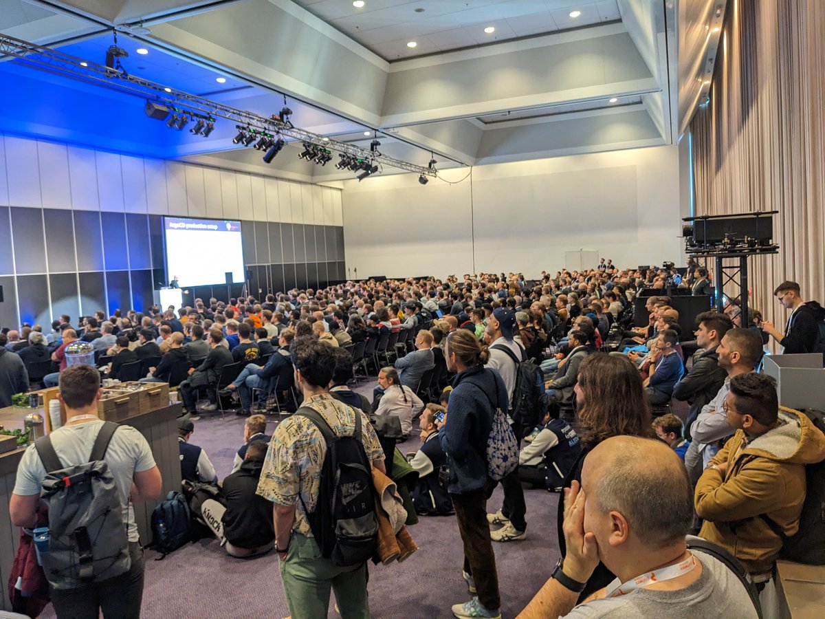#ArgoCon is officially standing room only.