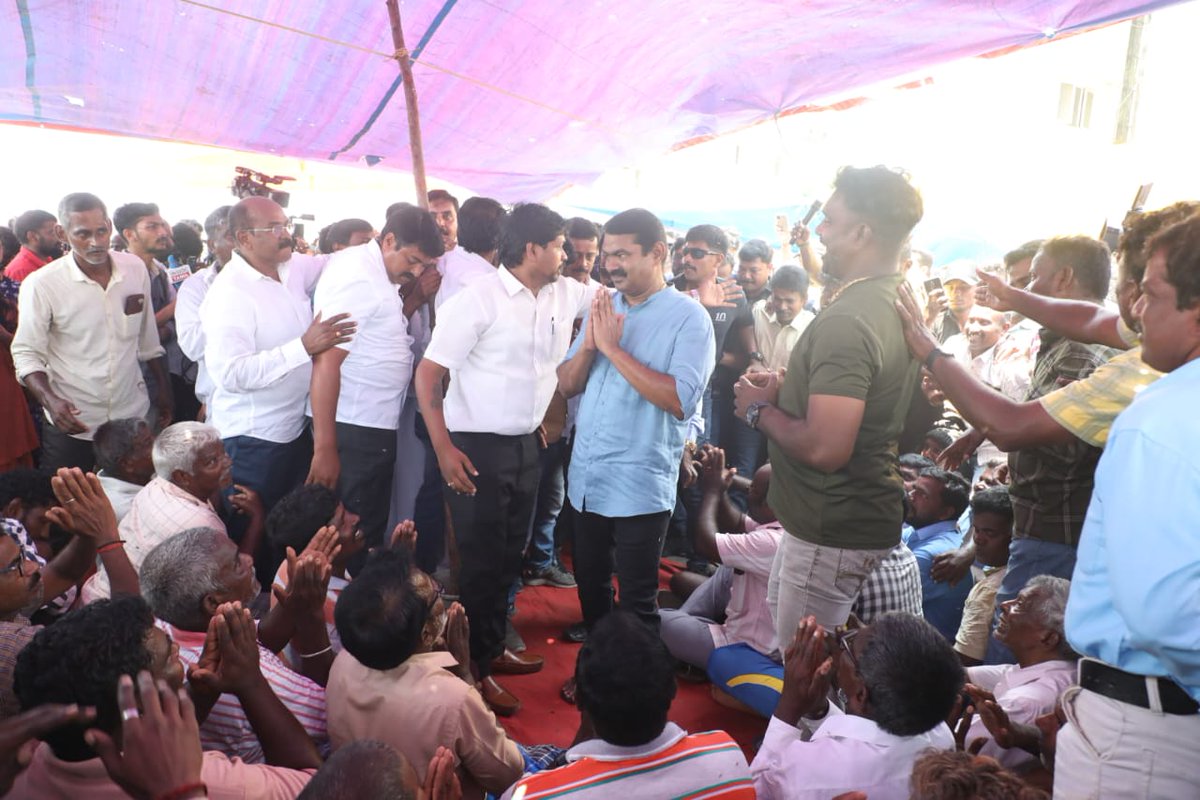 SeemanOfficial's tweet photo. திமுக அரசின் கொடுங்கோன்மைக்கு எதிராக தொடர் போராட்டத்தில் ஈடுபட்டுவரும் மீனவச் சொந்தங்களின் வாழ்வாதார உரிமைப் போராட்டத்திற்கு முழுமையாக ஆதரவளித்து, துணை நிற்கும் விதமாக, இன்று 18-04-2023 நேரில் சென்று, பாதிக்கப்பட்ட மீனவ மக்களைச் சந்தித்து, கோரிக்கைகளைக் கேட்டறிந்தபோது, (2/2) https://t.co/VjQCxvTIld