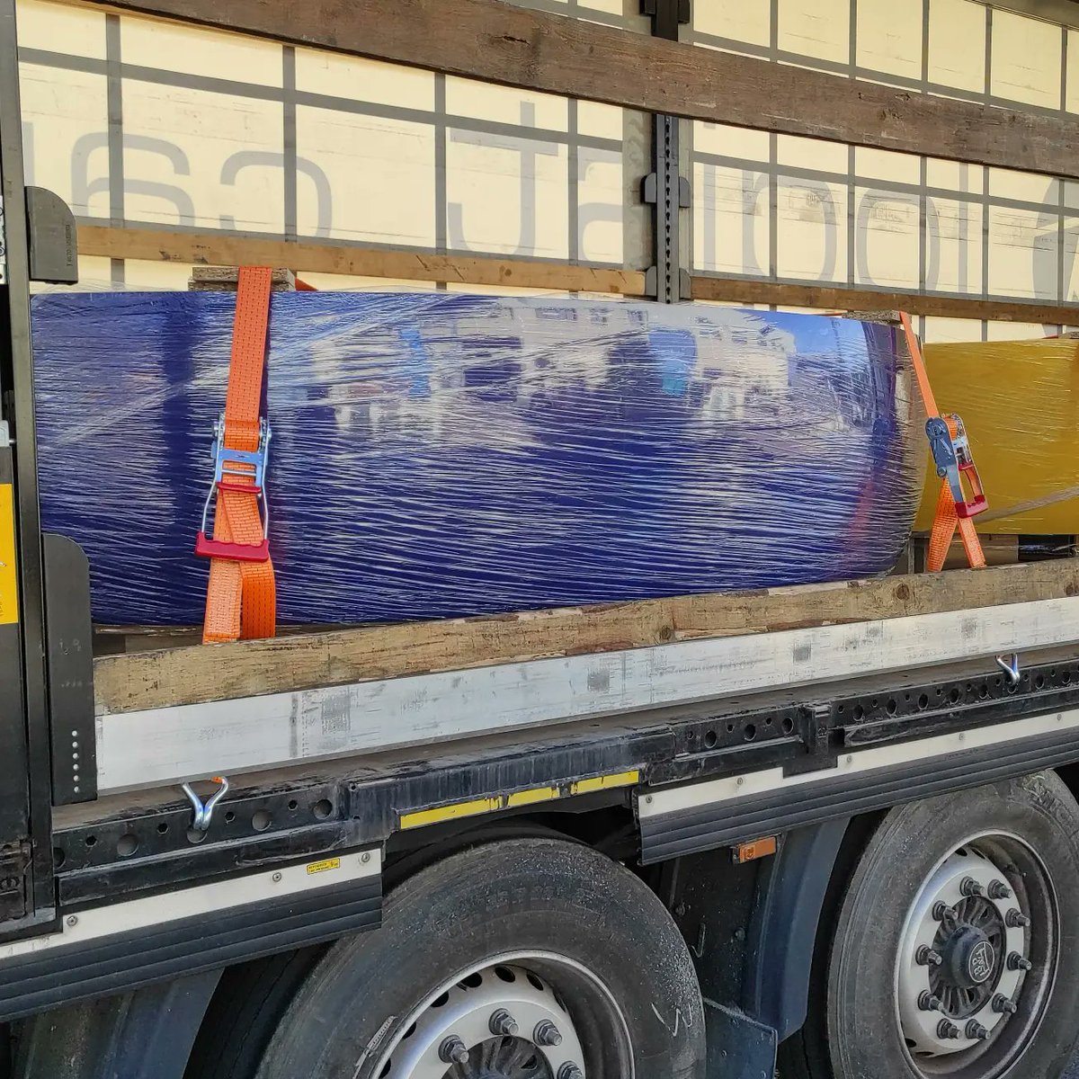 EbantechOficial's tweet image. Primera carga de la nueva escultura que estamos realizando en Solid Surface 🚚

#ebantech #escultura #estatua #solidsurface #statue #sculpture #carga #montaje #trailer