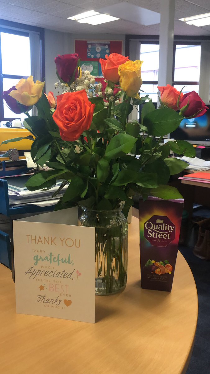 The loveliest gifts from the loveliest S6s, wishing them all the best for the future❤️