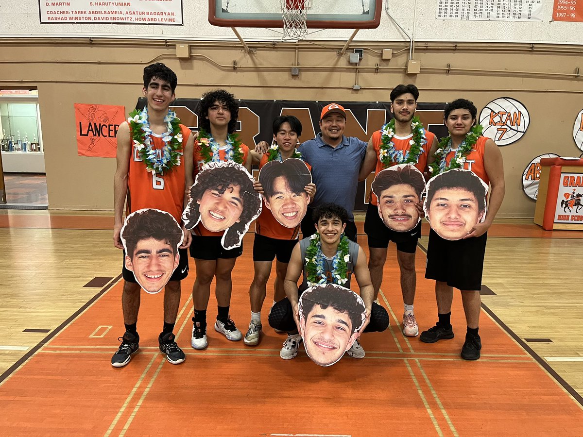 Grant_athletics's tweet photo. Congrats to our senior boys volleyball players thank you for all you did for the program. Congrats on the win tonight! @MsMcMurrin @GYawright https://t.co/lLWqNheqP3