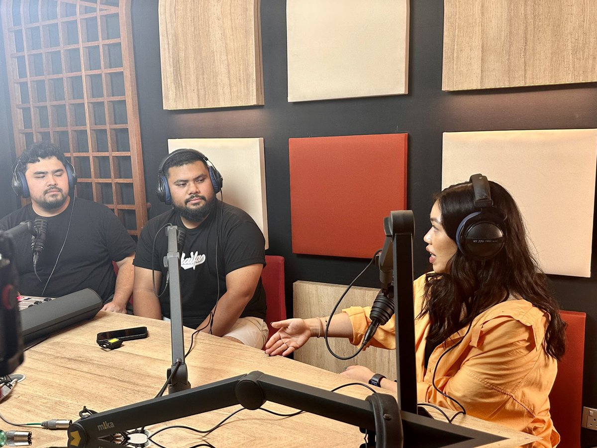 rofinizainal's tweet image. Had a great time chatting to these two on the Brunch Club on #progresif media yesterday! Thanks for having me guys! 🙏🏻✨