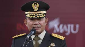 Bener banget lo. KSAD harus punya nyali copot Pangkostrad dan Danjen Kopassus yang terlalu bernafsu lancarkan Operasi Militer di Papua. KSAD Dudung sudah mirip Gus Dur, anggap TPNPB / KKB sebagai Saudara yang harus diperlakukan manusiawi