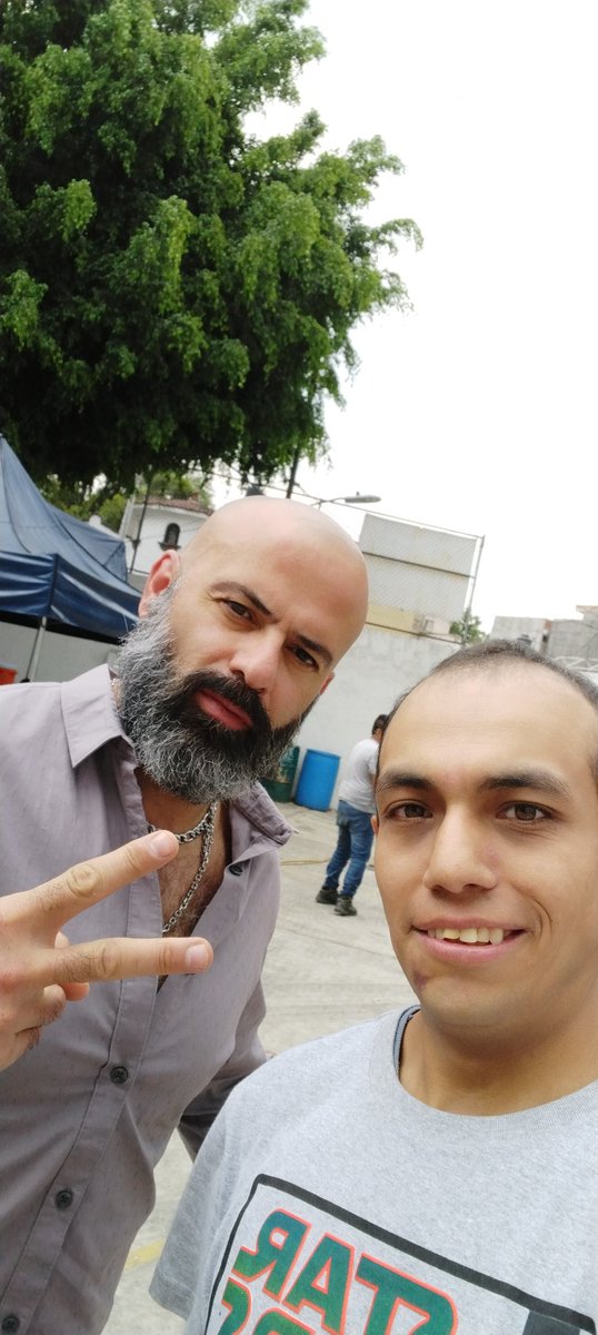 <a href="/PAKEYGDL/">TIO PAKEY</a> un gustazo conocerte "PATRON" faltó el autógrafo pero la foto vale mucho más  que sigas cosechando triunfos "AJALAS" A DARLE CON TODO