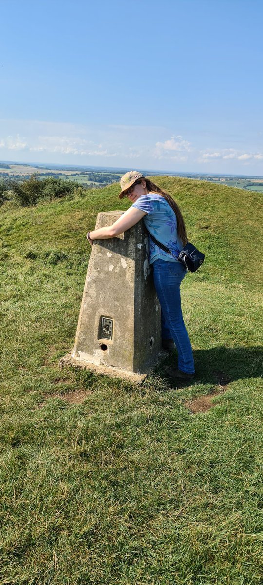 Apparently it’s #TrigWeek! Old Winchester Hill was the first hill I climbed after hip surgery and long recovery. I hugged the trig point out of sheer happiness to be there! 🤗 😃 🥾