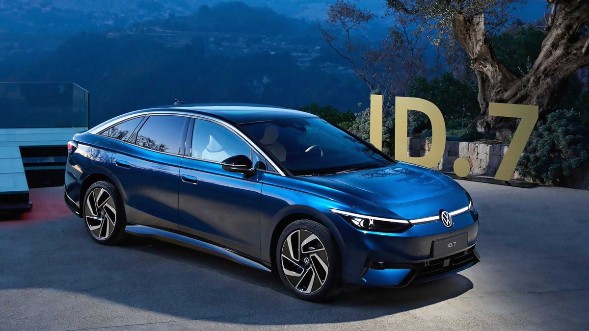 askabtauto's tweet photo. The @VW ID.7 revealed with a range of up to 700km. Think this can take the competition to the Tesla Model 3?

▪️ VW's longest-range and fastest charging EV
▪️ Pro S: 82kW battery | 700km range | supports 200kW charging | 210kW
▪️ Pro: 77kW battery, 615km range https://t.co/UuzGAECXmH