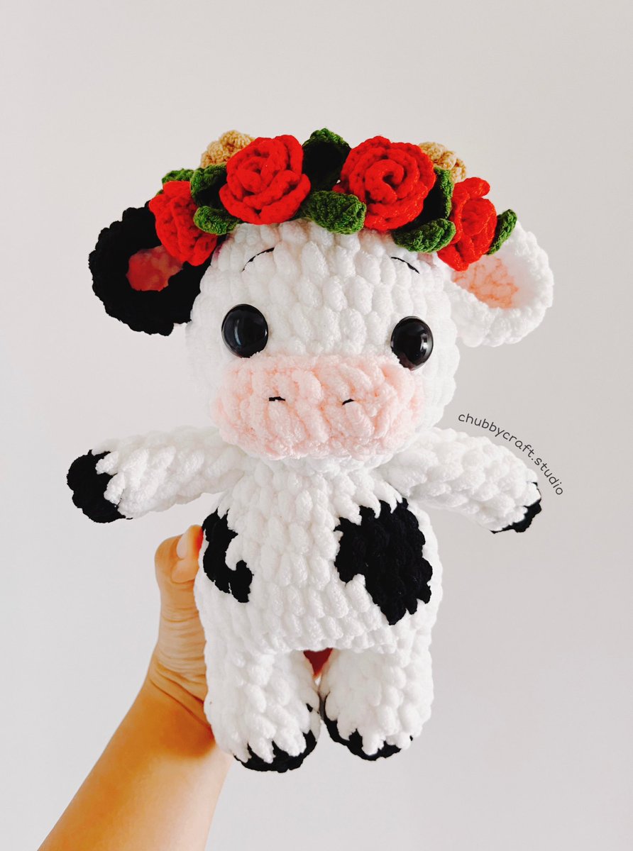 CraftChubby's tweet image. Crochet cow by me 🫰🏻🫰🏻🐮🐮

#crochetcow #amigurumi #tejido #amigurumicow #cows #cowsofinstagram #kawaii #crochetanimal #hanmadecrochet #straberrycow #crochetcute #croched #crochetlove #crochetersofinstagram #makeitwithmichaels #crochetstraberrycow #vaquita