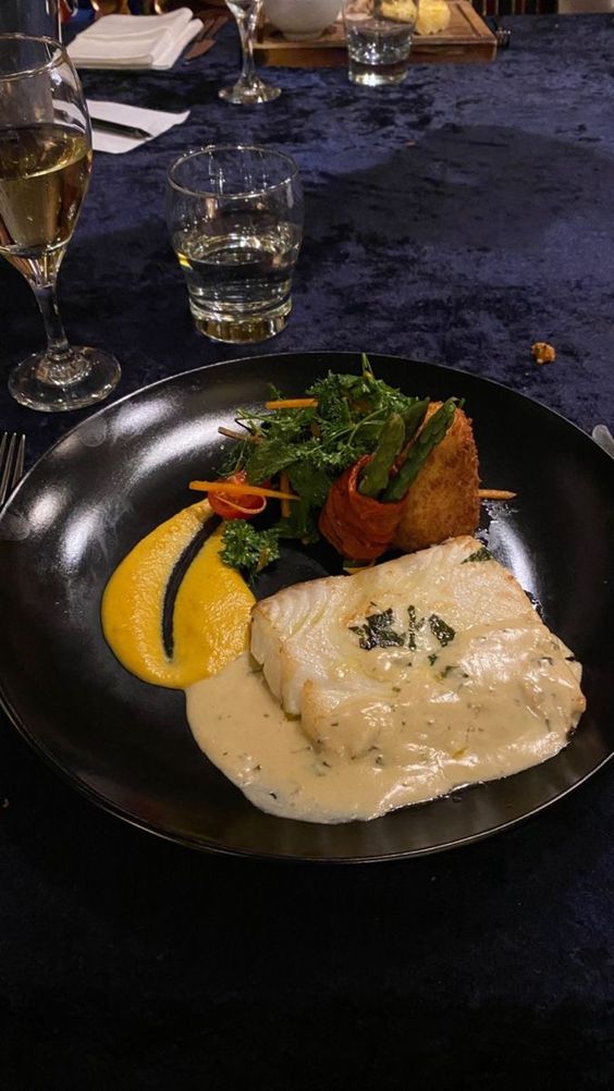 Indulge in the finer things in life, like a luxurious dinner 🍽️🍷 #luxurydining #foodie #finecuisine