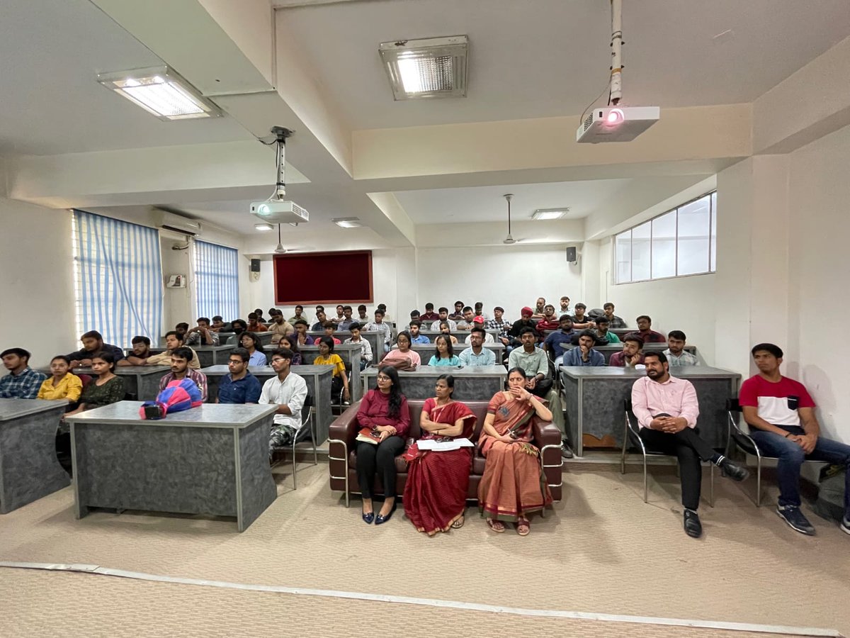 IIC Cell,Dronacharya College of Engineering, Gurgaon, Organized a Alumni Connect Program- Technical Session for ECE, EEE and RA (IV & VI Semester Students) on 13th April, 2023 by Manish Sharma (Batch-2012-2016)-(EEE).
#TechnicalSession
#DronacharyaCollegeofEngineering