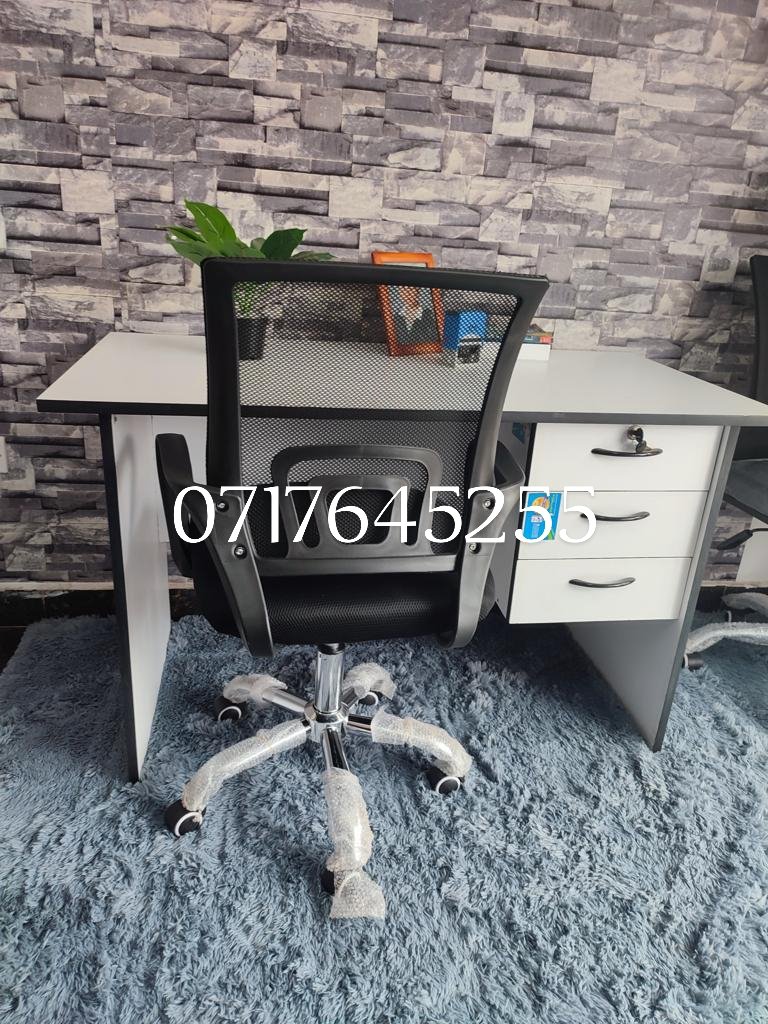 thee_hoof's tweet image. Due to public demand, the price of the  most ordered set has been reduced by @tidmaster 🔥.

Desk is Ksh6000
Chair is Ksh6000

Kakamega Arabs #HapaNdipo Kimani Ngunjiri Ahmed Rashid