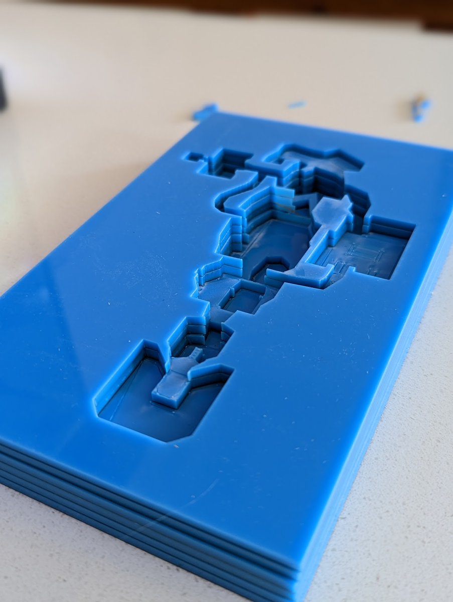 DOOM maps to SVG to laser cutter theor.xyz/doom-maps-lase…