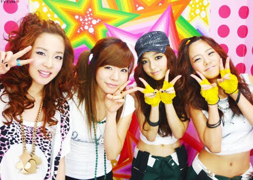 kpopmultistan4's tweet photo. They gave us these once and never again 😭😭😭😭

#2ne1 #SNSD #4Minute #Kara #BEG https://t.co/aF3n71VFkQ