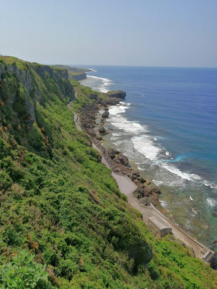 necoco_arte's tweet photo. 沖縄の離島🏝 伊江島🐳
北端の湧出（ワジー）展望台の眺めがジュラシック・パーク杉で何回来ても胸熱🥺❤️✨🌊🌈

#okinawa #ieisland #ocean #伊江島 #絶景 #panorama #giappone https://t.co/9m9qmQYPQO