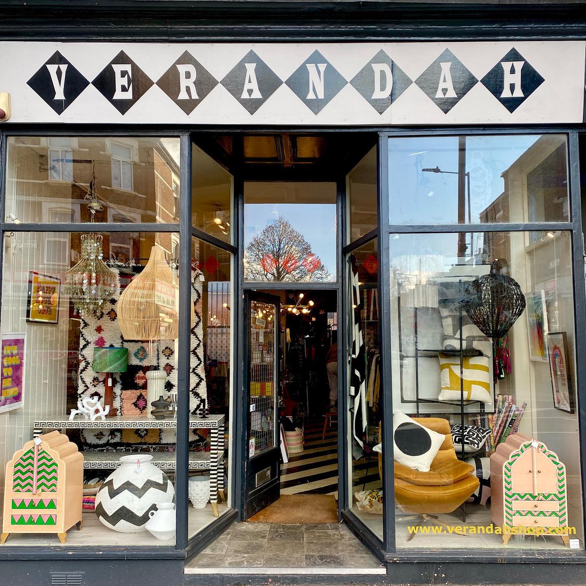 Kitsch_Republic tweet media