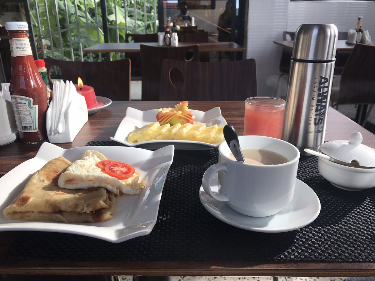 coachyaotekpah's tweet photo. African Tea + Chapatti + eggs + fruits = The morning in Kyengera #Uganda #Travel #Soyisgood https://t.co/LP2Yd3rxBt