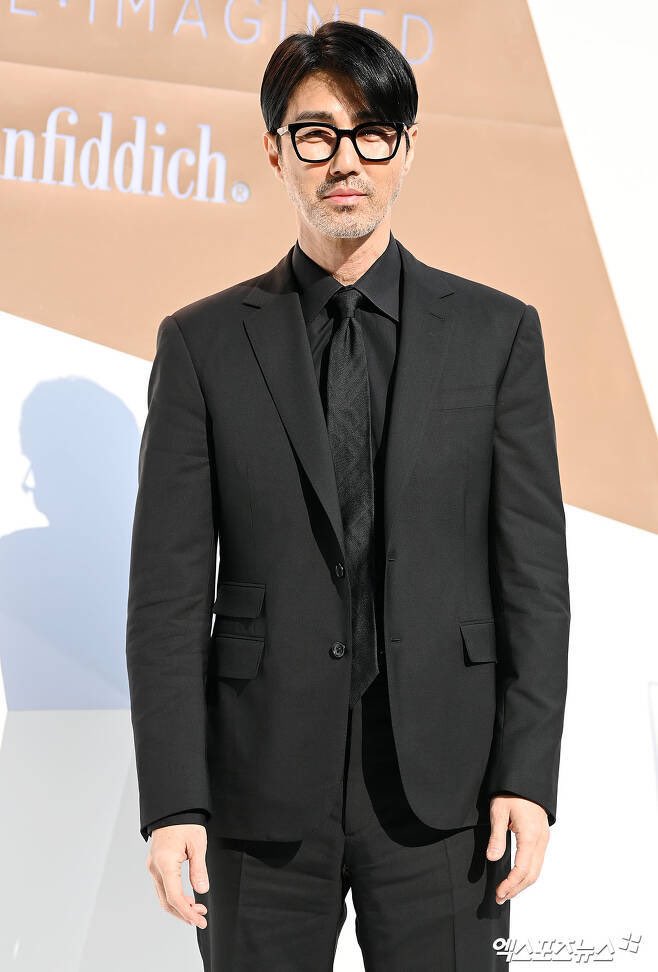 #ChaSeungWon reportedly to lead Netflix drama <#GunsAndTalks>, he will act as Sang-yeon who was played by #ShinHyunJoon in the 2001 film.

It’s expected to be in a total of 12 episodes, and 6 episodes per season.