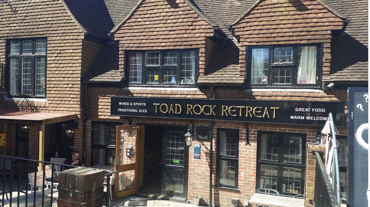 Smuda_Berlin's tweet image. M. britischen Freunde triumphieren: Es sei schön in d. Grafschaft #Kent nahe #Folkstone +  #Doover - im #Frühling. Touristen bleiben fern, Spediteure lieferten nicht genug Lebensmittel. Stimmen aus dem #Brexit: Das lauwarme Bier sei in der Weltmacht teuer. Rule Britannia!