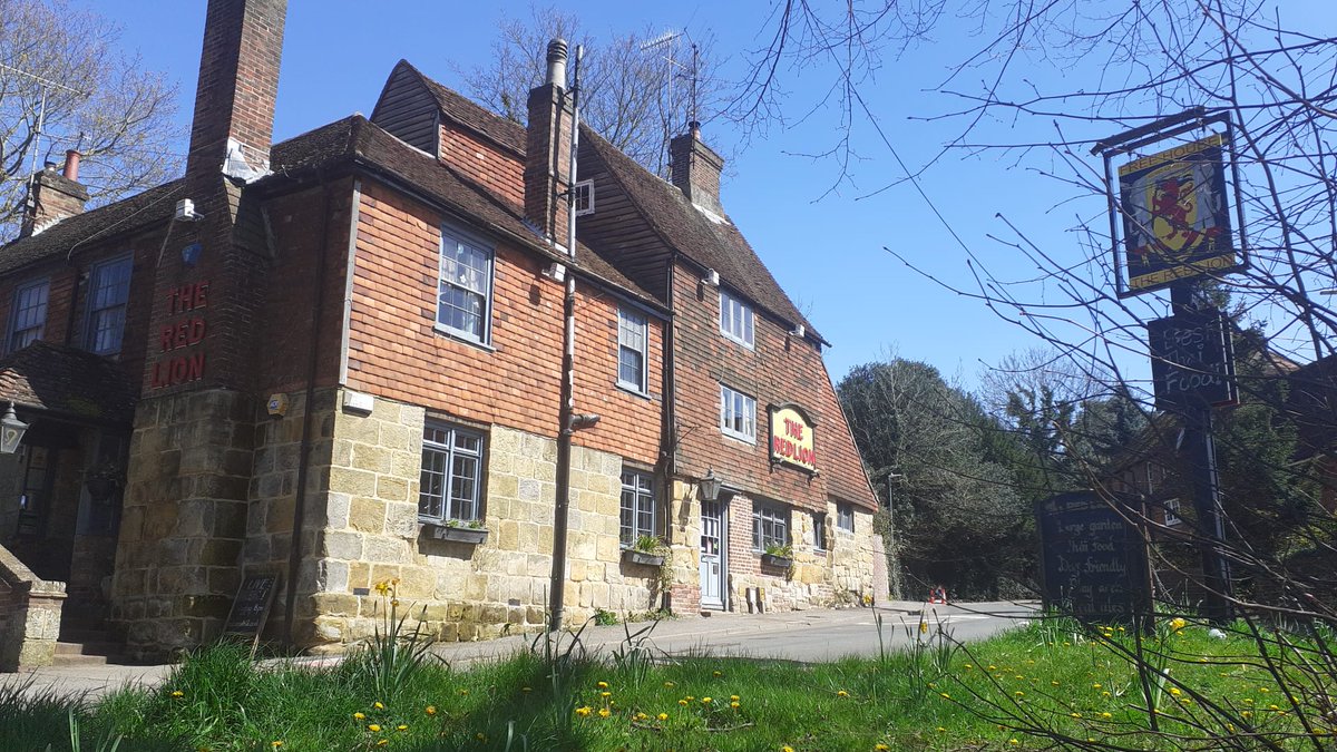 Smuda_Berlin's tweet image. M. britischen Freunde triumphieren: Es sei schön in d. Grafschaft #Kent nahe #Folkstone +  #Doover - im #Frühling. Touristen bleiben fern, Spediteure lieferten nicht genug Lebensmittel. Stimmen aus dem #Brexit: Das lauwarme Bier sei in der Weltmacht teuer. Rule Britannia!