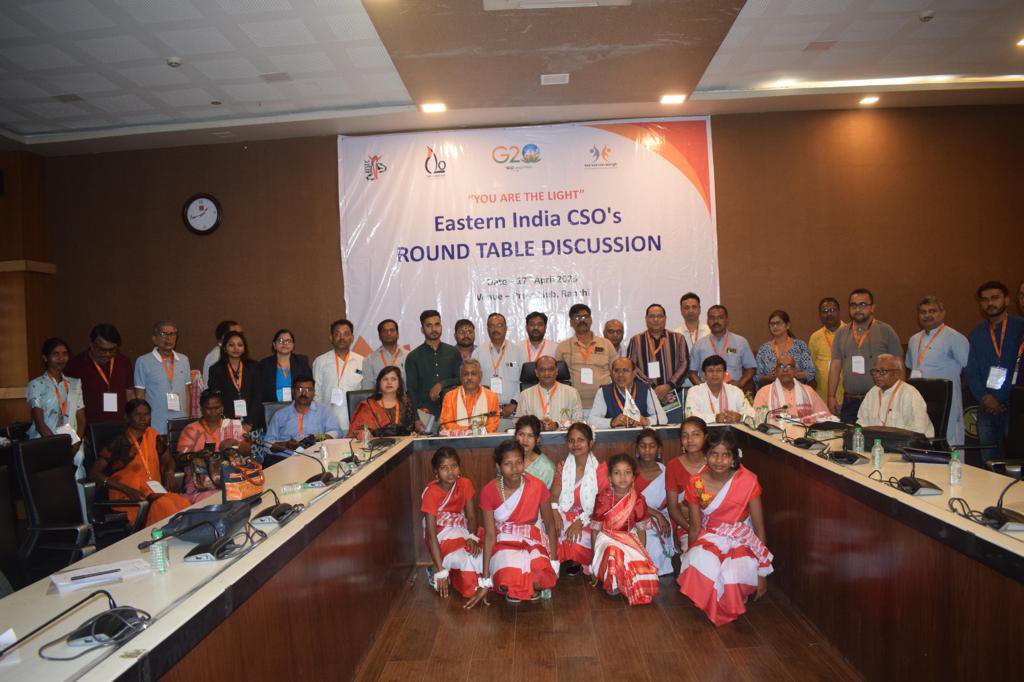 C20EG's tweet photo. C20 Sous Sherpa Kiran DM (@kirandaresa) attended East India’s CSO Roundtable Discussion on 17th April at Press Club, Ranchi.

@g20org 
@rmponweb 
@amitabhk87 
@Amritanandamayi 

#Civil20India2023 #YouAreTheLight https://t.co/cJfhXLJrOG