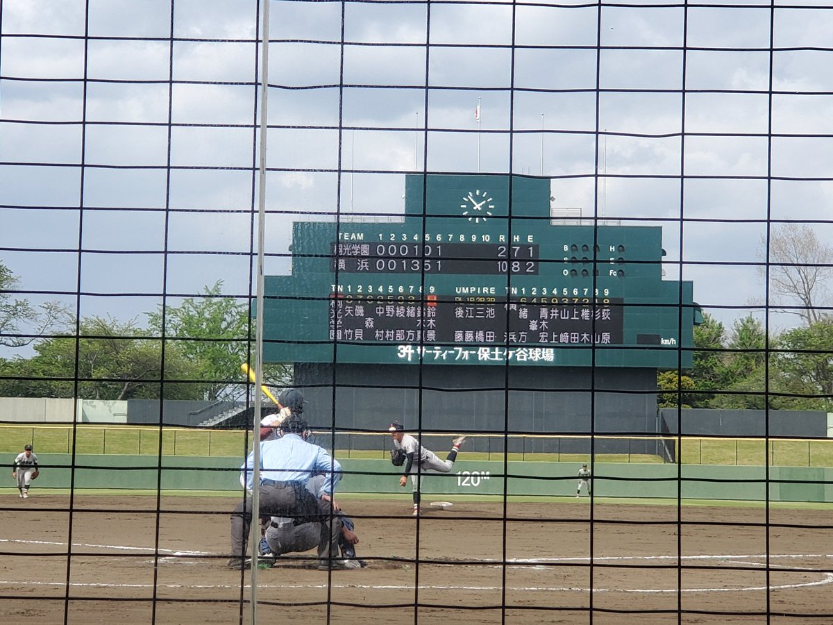tvk_yoshiisan's tweet photo. 保土ヶ谷で春季高校野球神奈川大会三回戦‼️
横浜高校が6番～9番打者の計5HR、10(7C)2で桐光学園に勝利。「全国で勝つために、下半身を使うバットスイングを重ねた」という成果が。
ヒットは8本対7本…桐光学園はバランス良く鍛えられたチームですが力以上に点差が…夏はノーシードから巻き返します。 https://t.co/G5jFnuKmdl