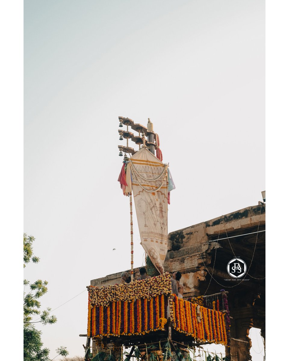 Nammathanjavur2's tweet photo. பெரியகோயில் சித்திரை திருவிழா கொடியேற்றத்துடன் துவக்கம்
Photos -#sfas
#Nammathanjavur #Thanjai #Nammathanjai #periyakovil #bigtemple https://t.co/kNKe6jZFXM