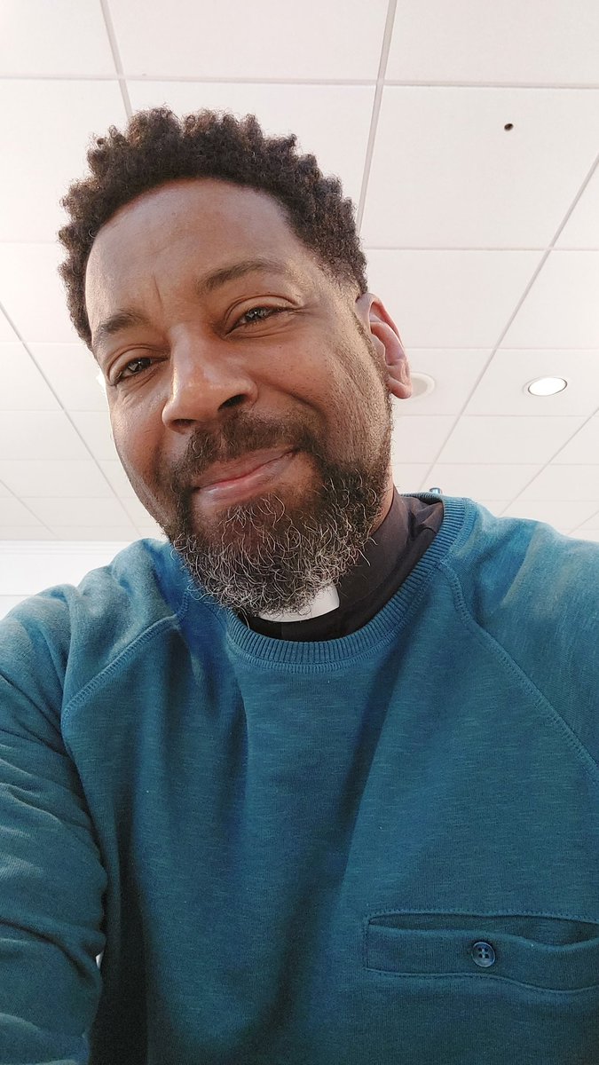 KevMathurin's tweet photo. I'm liking this colour on me today. What do you think? ππΏπ Big shout to all at @emmerdalemakeup & Costume. β€οΈ
β
#kevinmathurin #actor #charlesanderson #emmerdale #television #costume https://t.co/RGfb3aDzZE