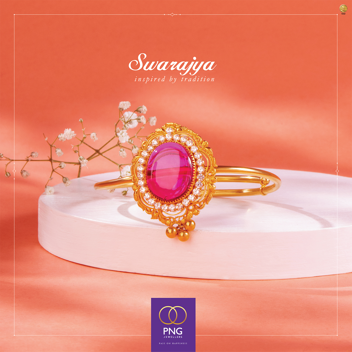 PNGJewellers's tweet photo. Experience the perfection of elegance with our extraordinary gold ring, beautifully adorned with a beguiling pink gemstone that exudes exclusivity &amp; refinement. 
.
.
.
.
#swarajyacollection #ring #goldring #pinkstone #goldcollection #pngjewellers https://t.co/4J9jJyhNvj