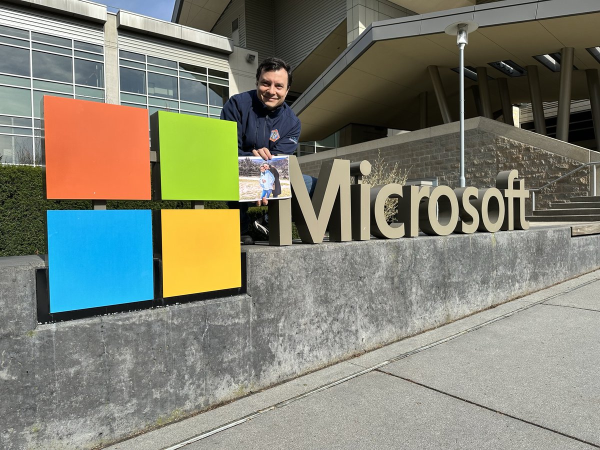 Eickhel's tweet photo. After many years of waiting for an in-person #MVPSummit, that moment has finally arrived.

Besides the support from @intelequia,  the most important one is the one that comes from my family. Without them, I couldn't even imagine being here.

Thanks from the bottom of my heart💗🚀 https://t.co/ZJHb9wHo4L