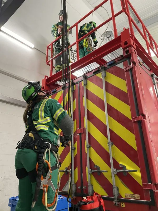 NARU_org's tweet image. . @SECAmbHart #paramedics to benefit from #ConfinedSpace training facility installed at their Ashford base.

The specialist container, donated by West Sussex #FRS, has been repurposed to cater for @SECAmbulance’s #UKHART #training requirements.

More here: buff.ly/40w7eip
